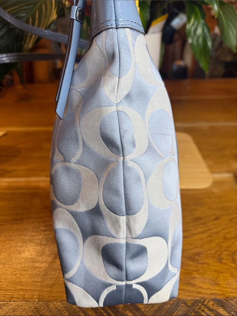 Coach F18335 Laura Op Art Tote Blue Patent Leather Signature EUC Large